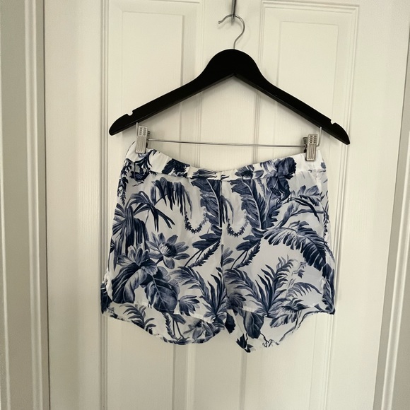 Equipment 100% Silk Shorts with Pocket Tropical Print Small - Picture 2 of 4